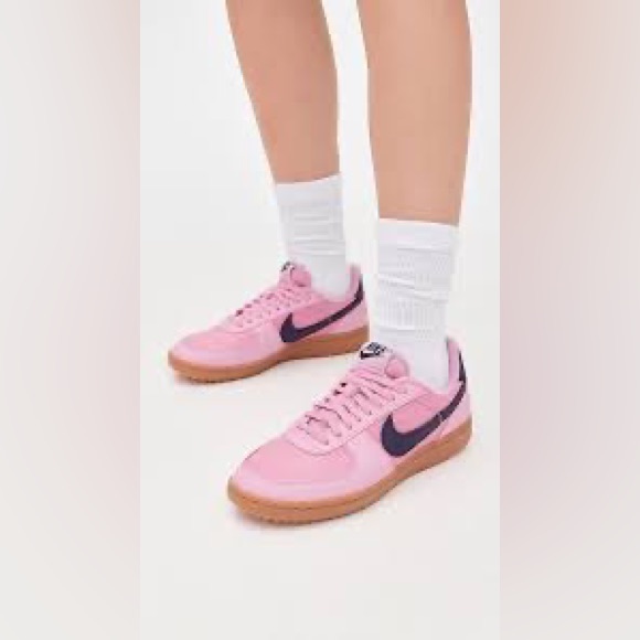Brand New Womens Nike Field General 82 Elemental Pink Gum Size 95